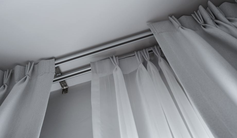 Tipos de rieles para cortinas - SOS ASISTENCIA