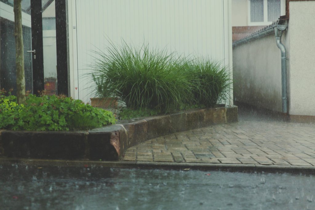 CUANDO EL CLIMA SE PONE DIFÍCIL, ¿ESTÁS PREPARADO? GUÍA Y SERVICIOS DE MANTENIMIENTO PARA TU HOGAR | SOS ASISTENCIA COLOMBIA - SOS ASISTENCIA pexels markusspiske 115835