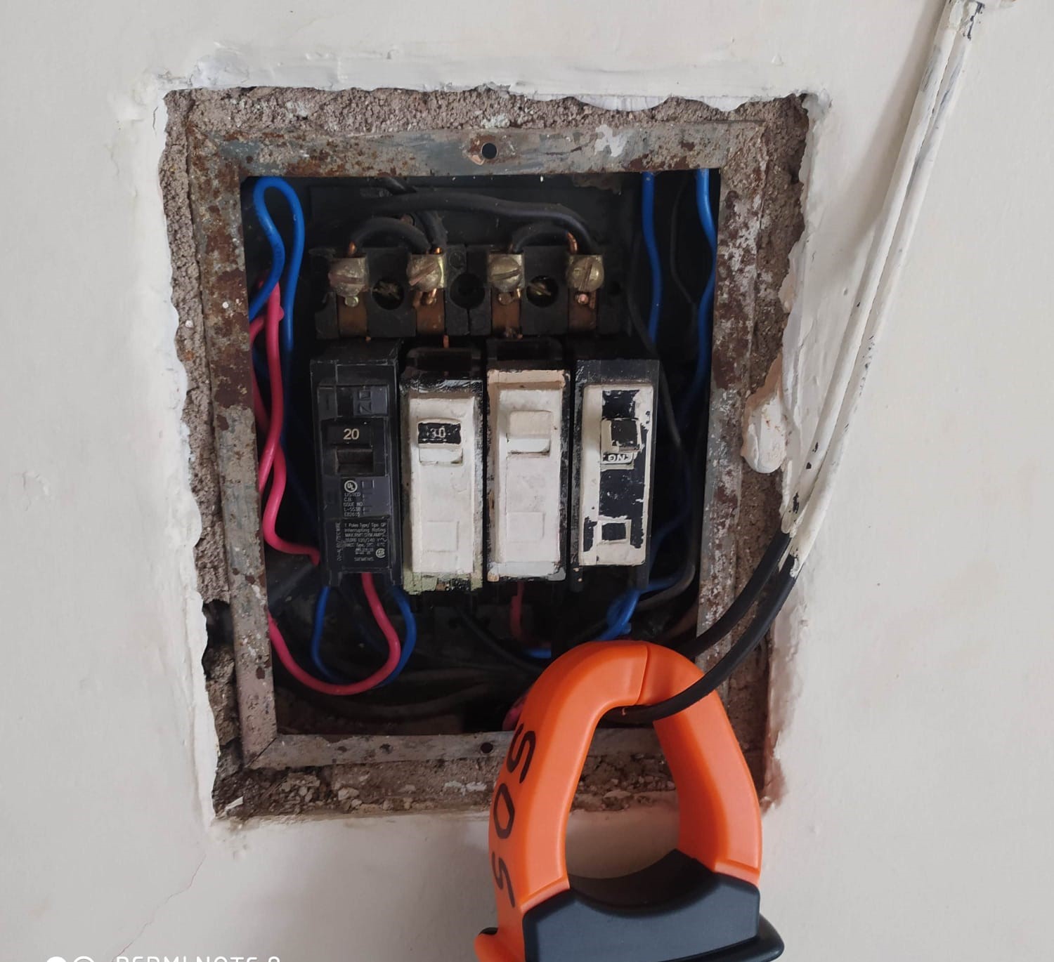 PEQUEÑAS REPARACIONES DEL HOGAR QUE EVITAN GRANDES GASTOS: CONSEJOS CLAVE PARA MANTENER TU CASA EN PERFECTO ESTADO
